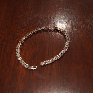 Tennis bracelet